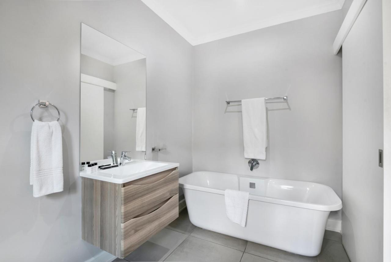 30 On Whites Guesthouse Bloemfontein Esterno foto