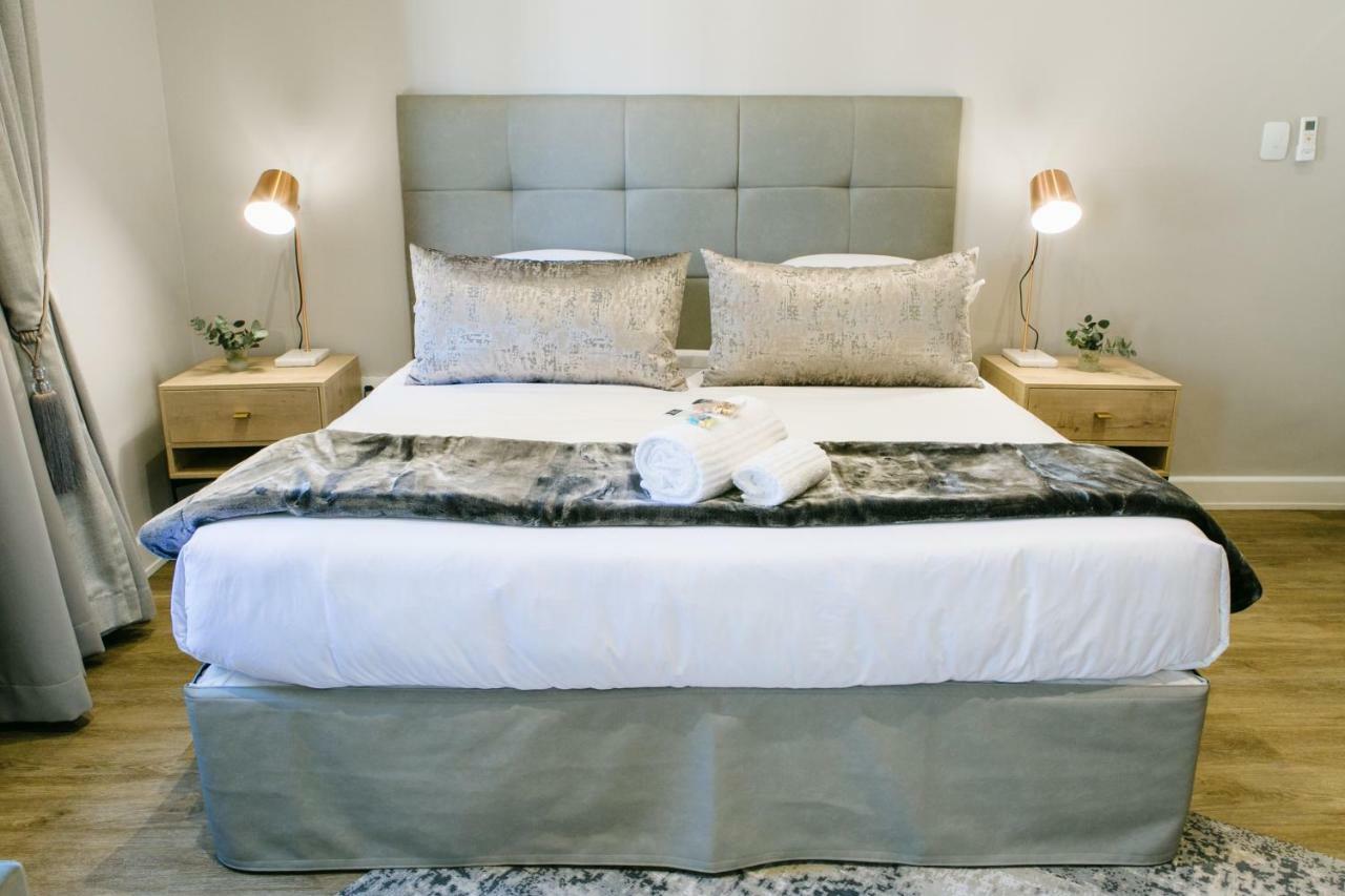 30 On Whites Guesthouse Bloemfontein Esterno foto