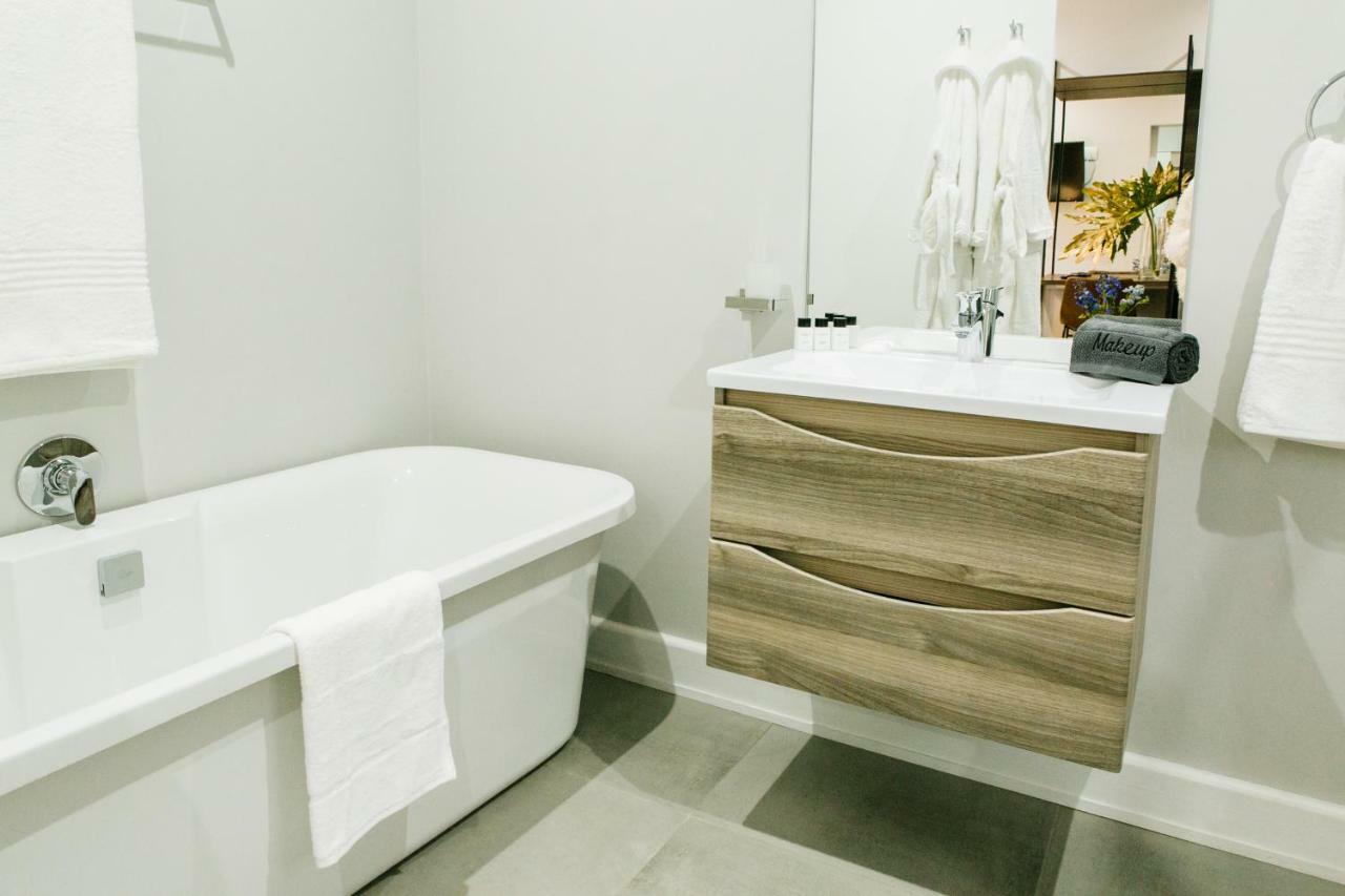 30 On Whites Guesthouse Bloemfontein Esterno foto