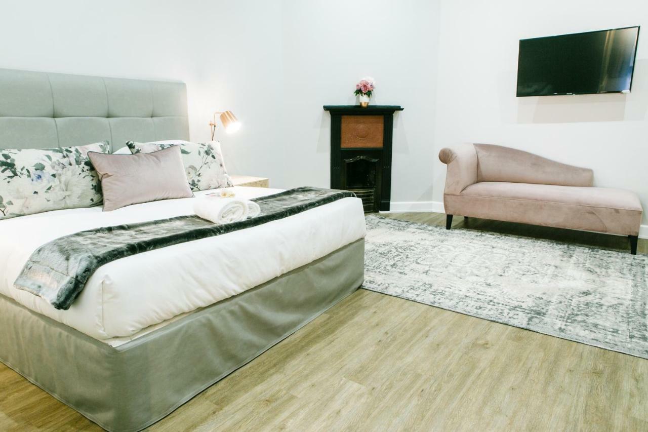 30 On Whites Guesthouse Bloemfontein Esterno foto