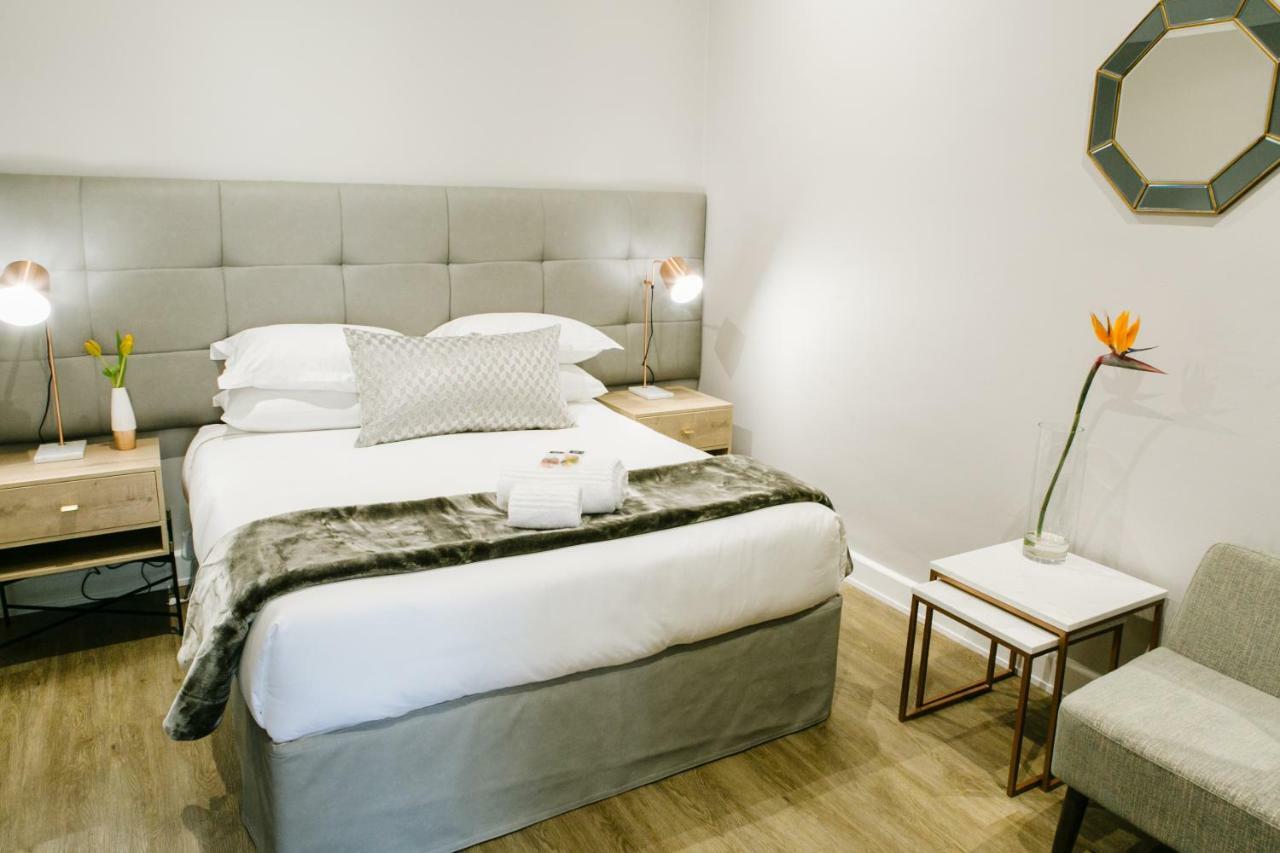 30 On Whites Guesthouse Bloemfontein Esterno foto