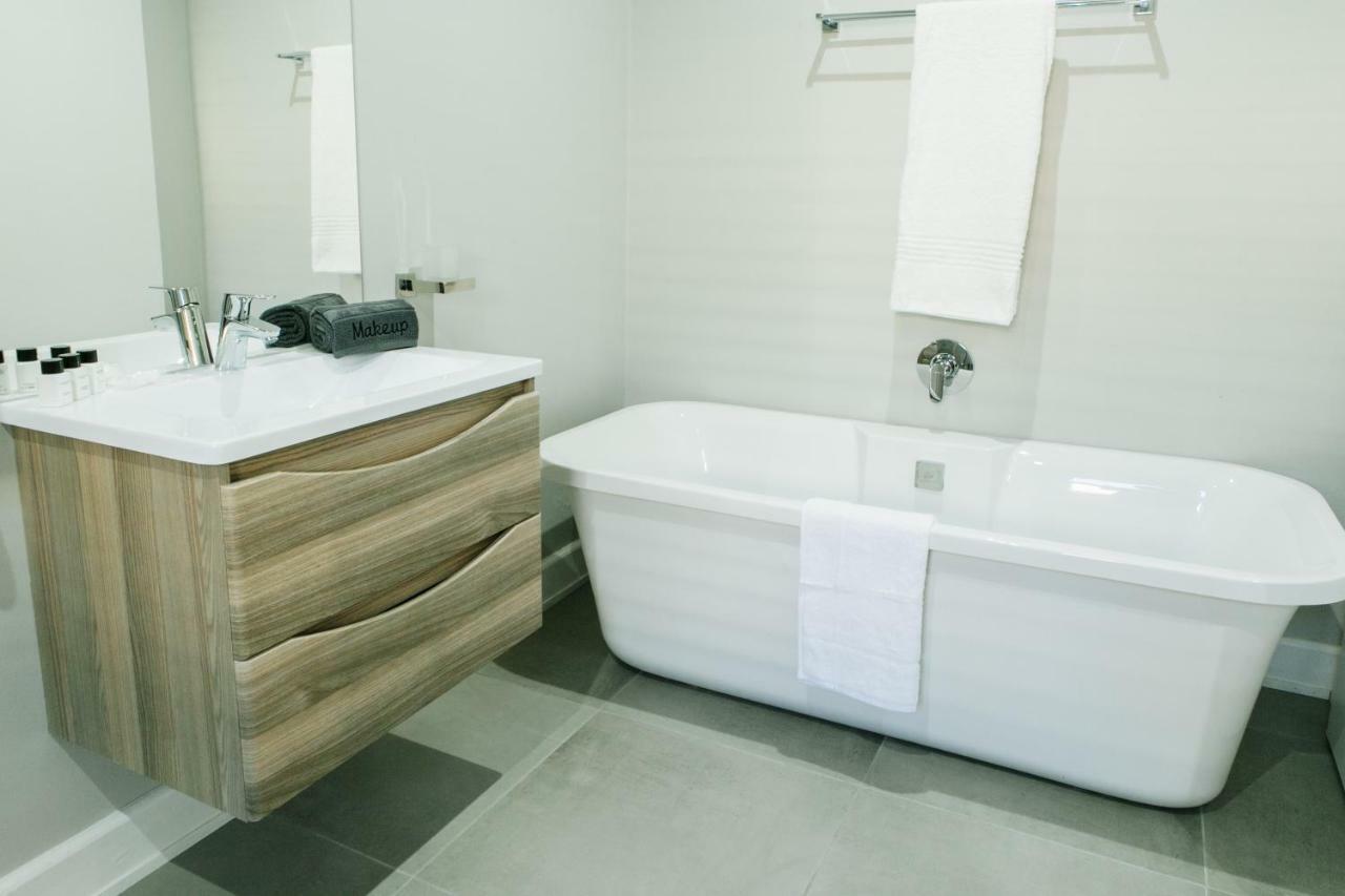 30 On Whites Guesthouse Bloemfontein Esterno foto